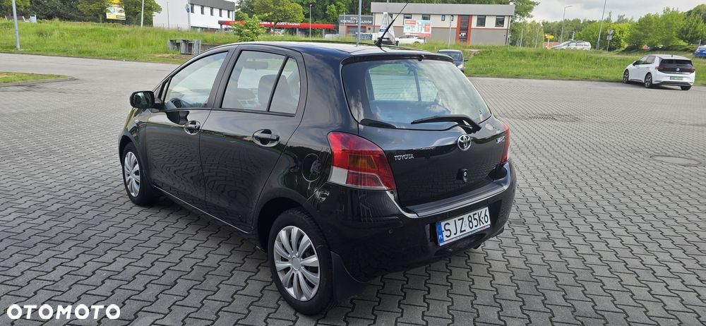 Toyota Yaris - 4