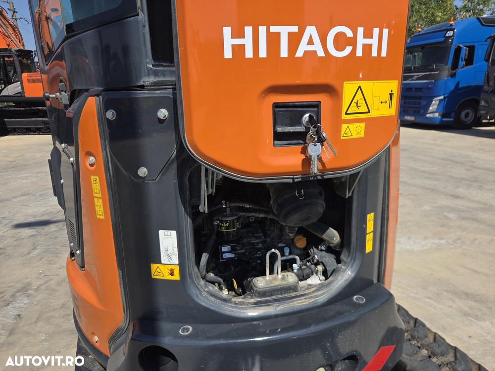Hitachi ZX33U-6, 2023, 1.905 ore, Masa operationala 3,7 tone, CUPLA RAPIDA HIDRAULICA si 3 CUPE NOI, Lama nivelare, ad sapare 3,5m, latime 1,55m, aer conditionat, antifurt, inst picon, ridica 2,7t, posibil leasing 4 ani, PROMOTIE 36.900 EUR+Tva - 18