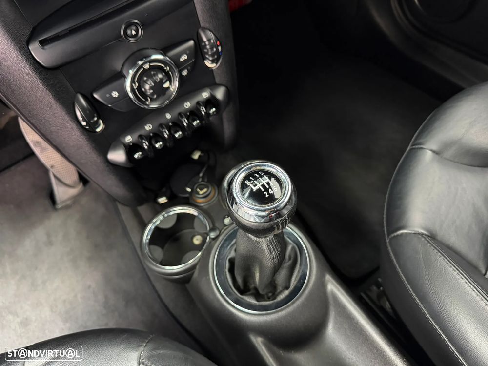 MINI 3 Portas Cooper D - 18