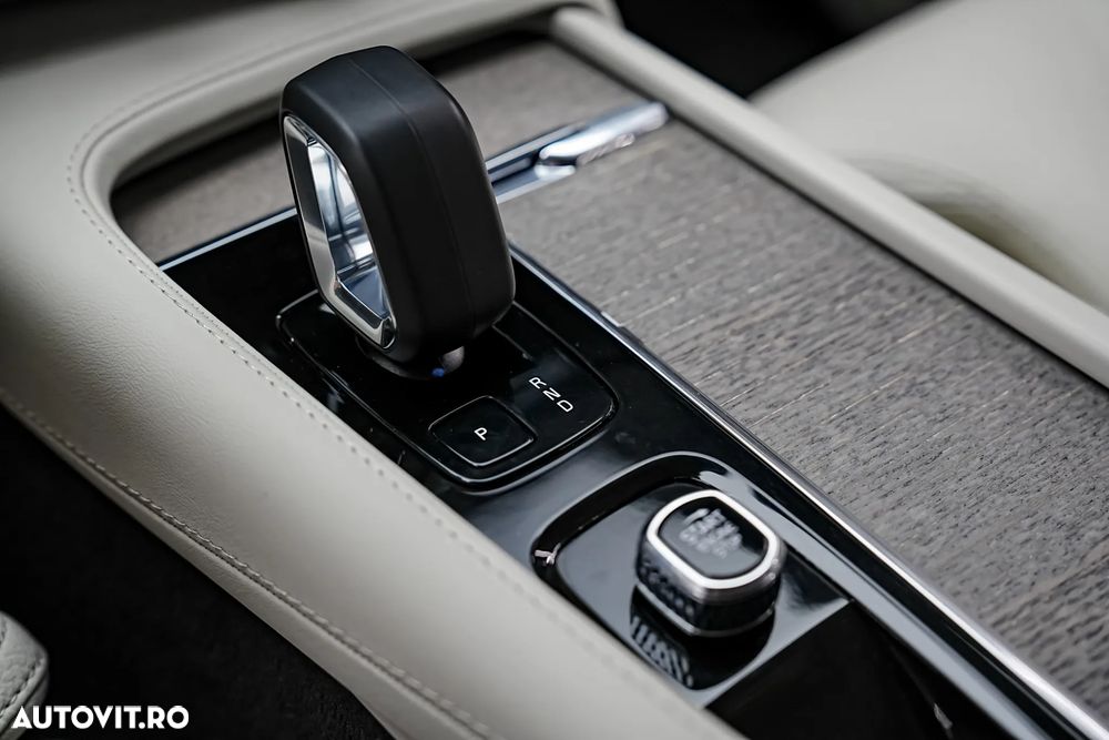 Volvo XC 90 B5 D AWD Plus Bright - 39