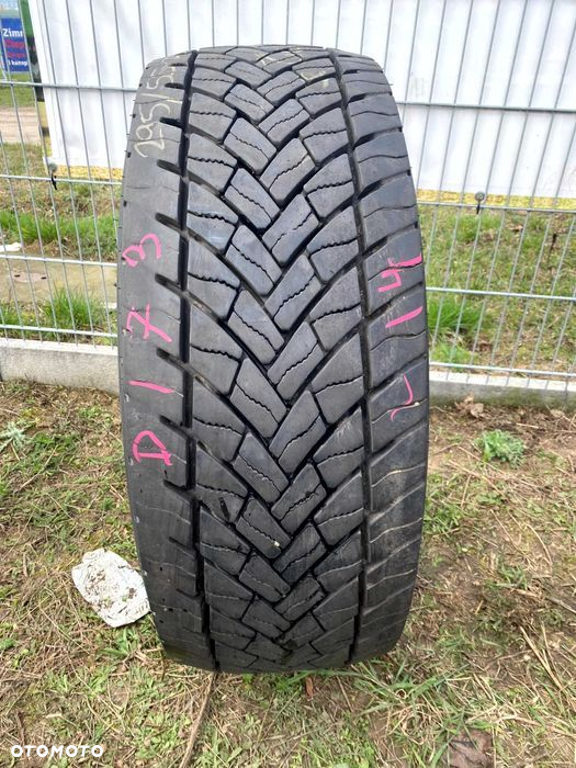 Opona 295/55R22.5 GOODYEAR KMAX D