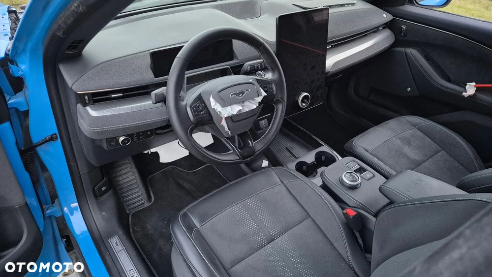 Ford Mustang Mach-E PREMIUM - 37