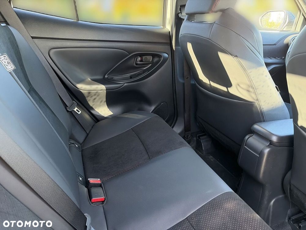 Toyota Yaris Cross Hybrid 1.5 GR Sport - 16