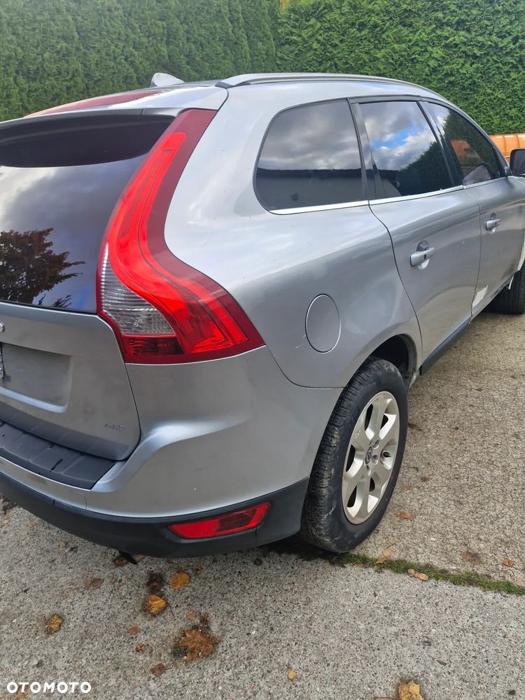 Volvo XC 60 3.2 AWD Kinetic - 4