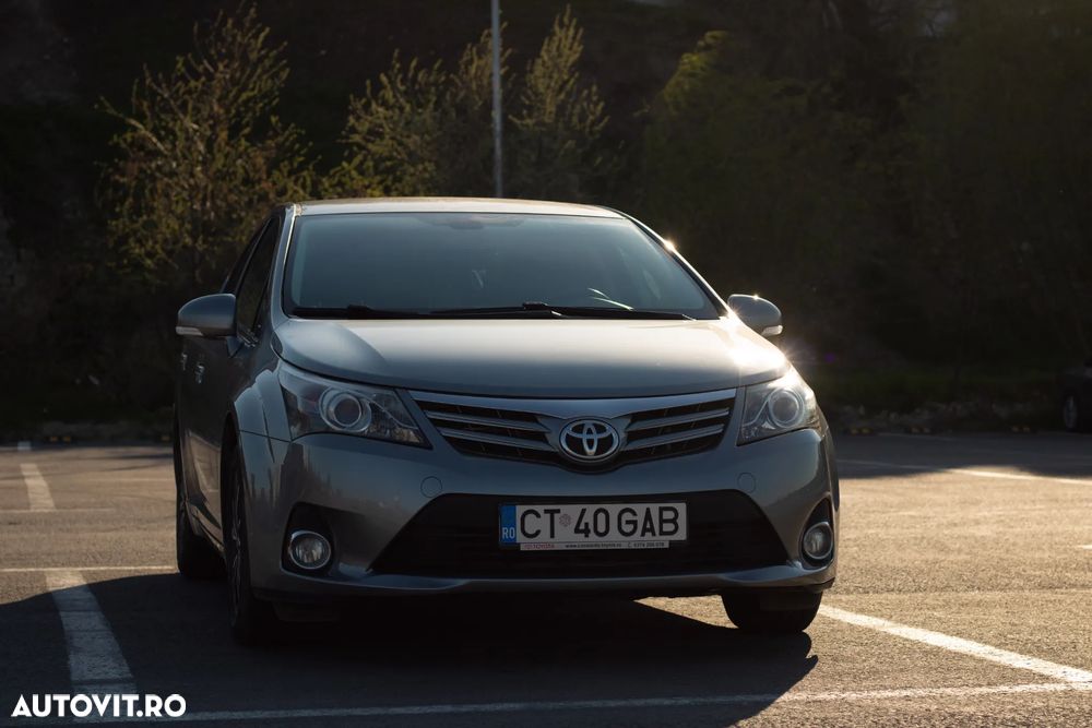 Toyota Avensis - 12