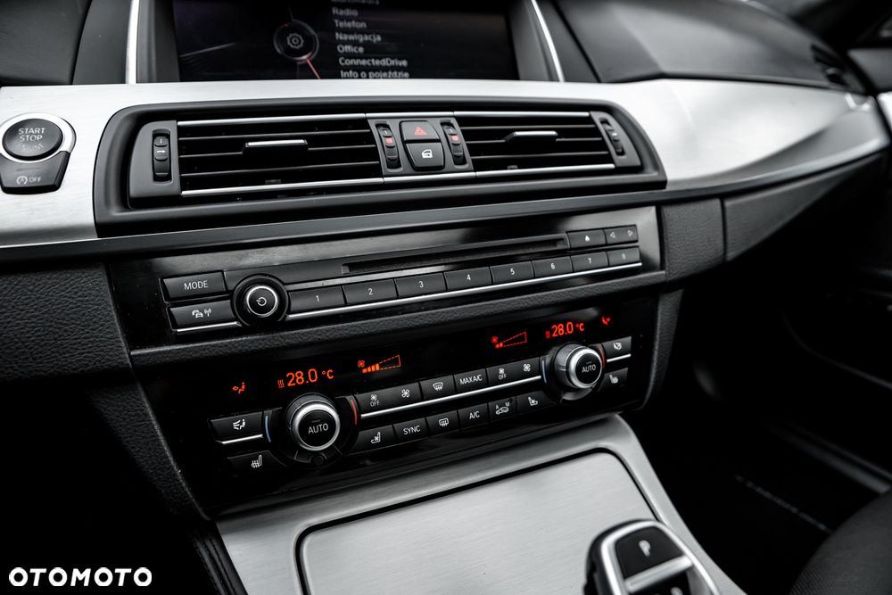 BMW Seria 5 M550d xDrive Sport-Aut - 36