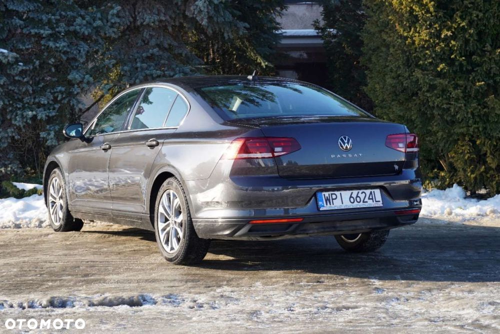 Volkswagen Passat - 8