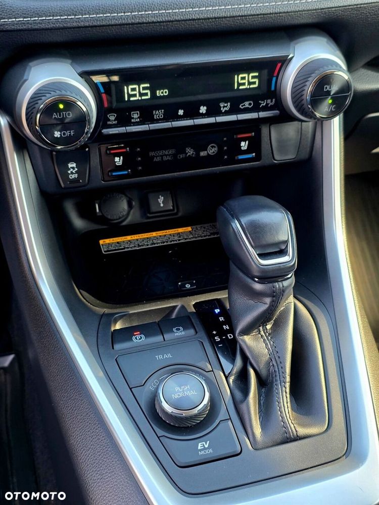 Toyota RAV4 2.5 Hybrid Executive 4x4 - 24