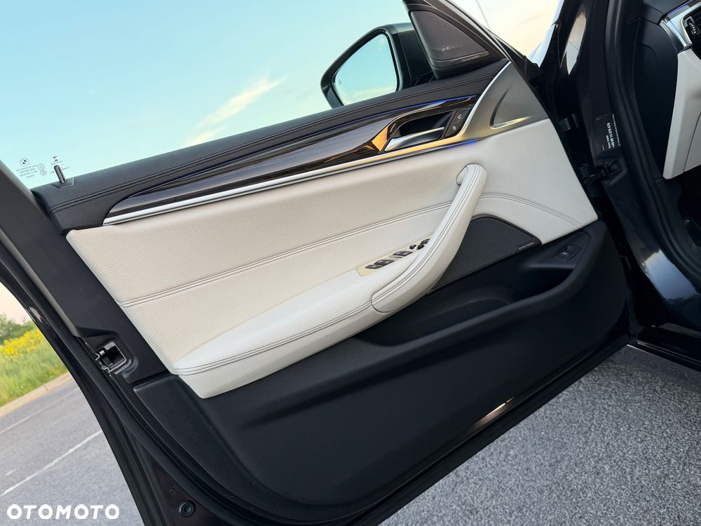 BMW Seria 5 520d xDrive M Sport sport - 8