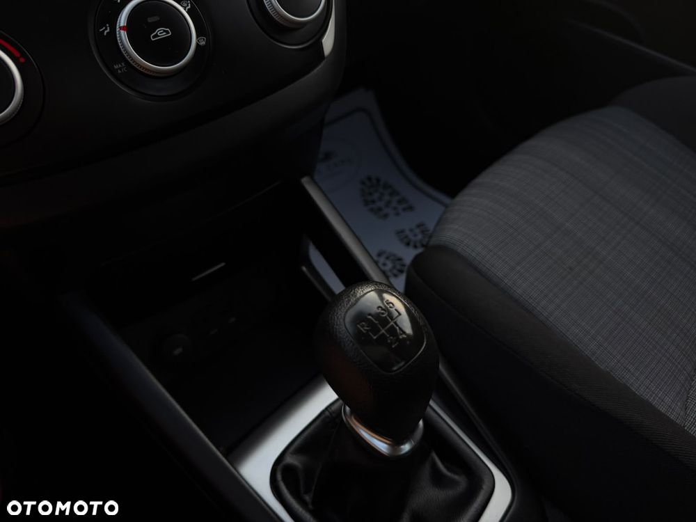 Kia Ceed 1.4 CVVT Dream-Team Edition - 28