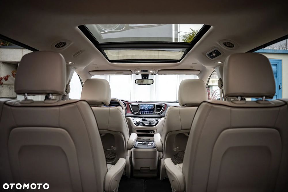 Chrysler Pacifica - 26