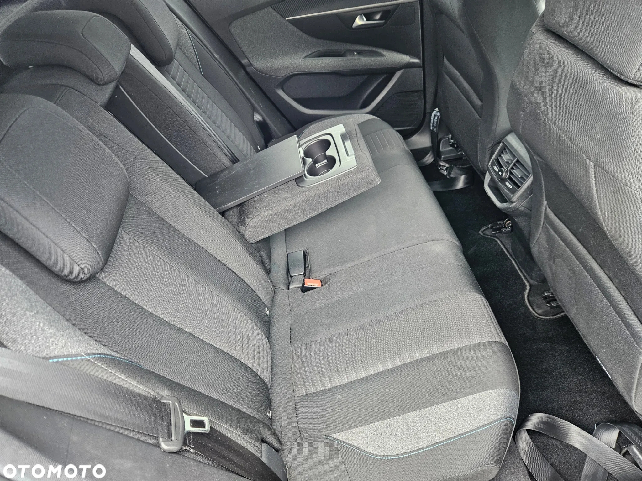 Peugeot 3008 PureTech 130 Stop & Start GPF EAT8 Active Pack - 8
