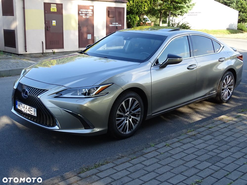 Lexus ES 300h Business Edition + - 20