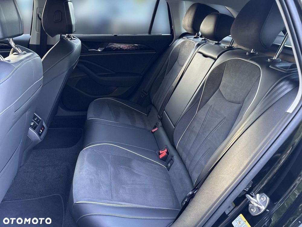 Volkswagen Passat - 13