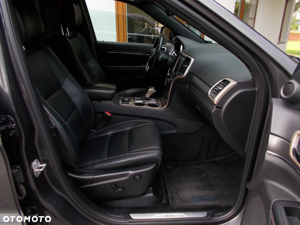 Jeep Grand Cherokee - 17