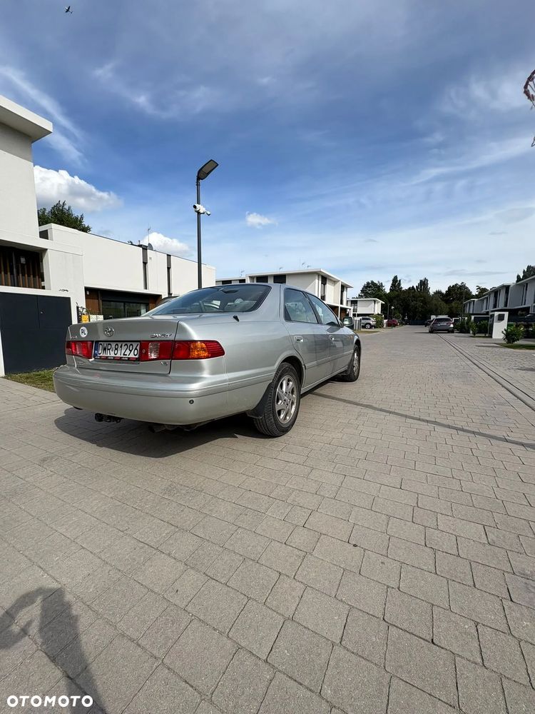 Toyota Camry - 8