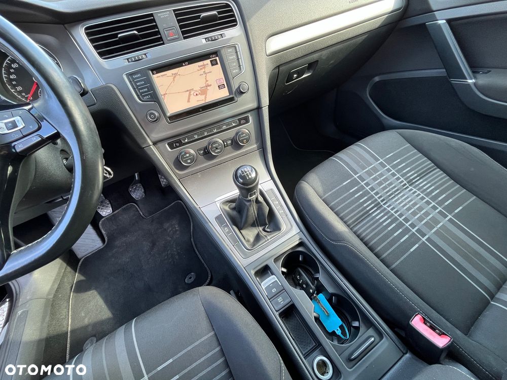 Volkswagen Golf 2.0 TDI BlueMotion Technology Lounge - 16