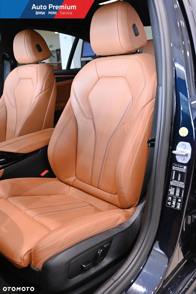 BMW Seria 5 540i xDrive - 14
