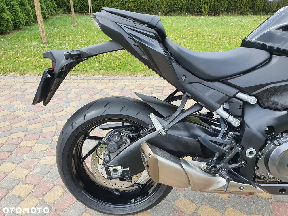 Suzuki GSX 1000 - 7
