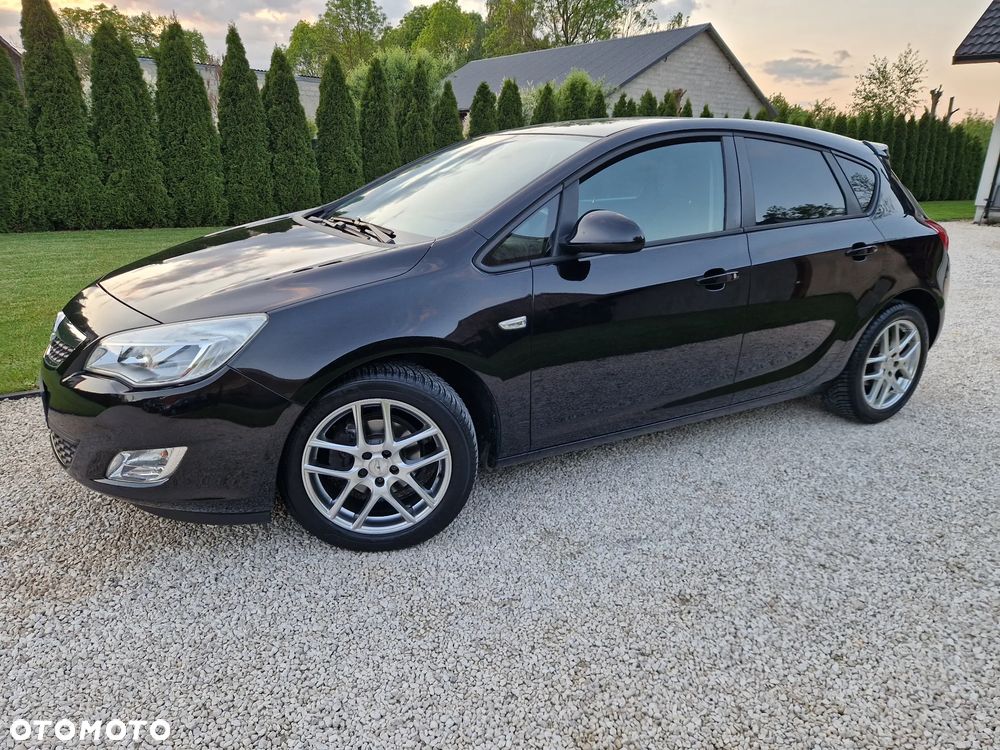 Opel Astra 1.6 NAVI - 28