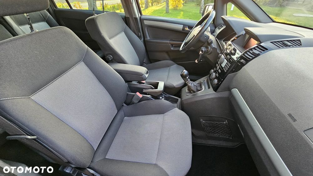 Opel Zafira 1.8 Family Plus - 10