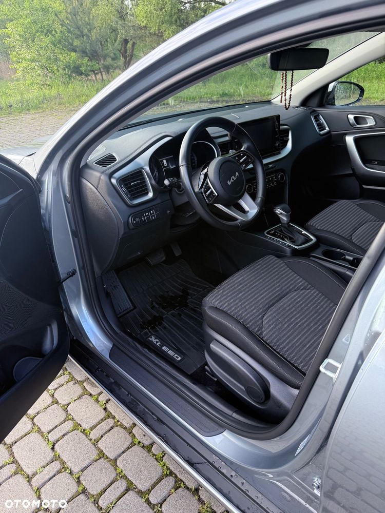Kia XCeed - 10