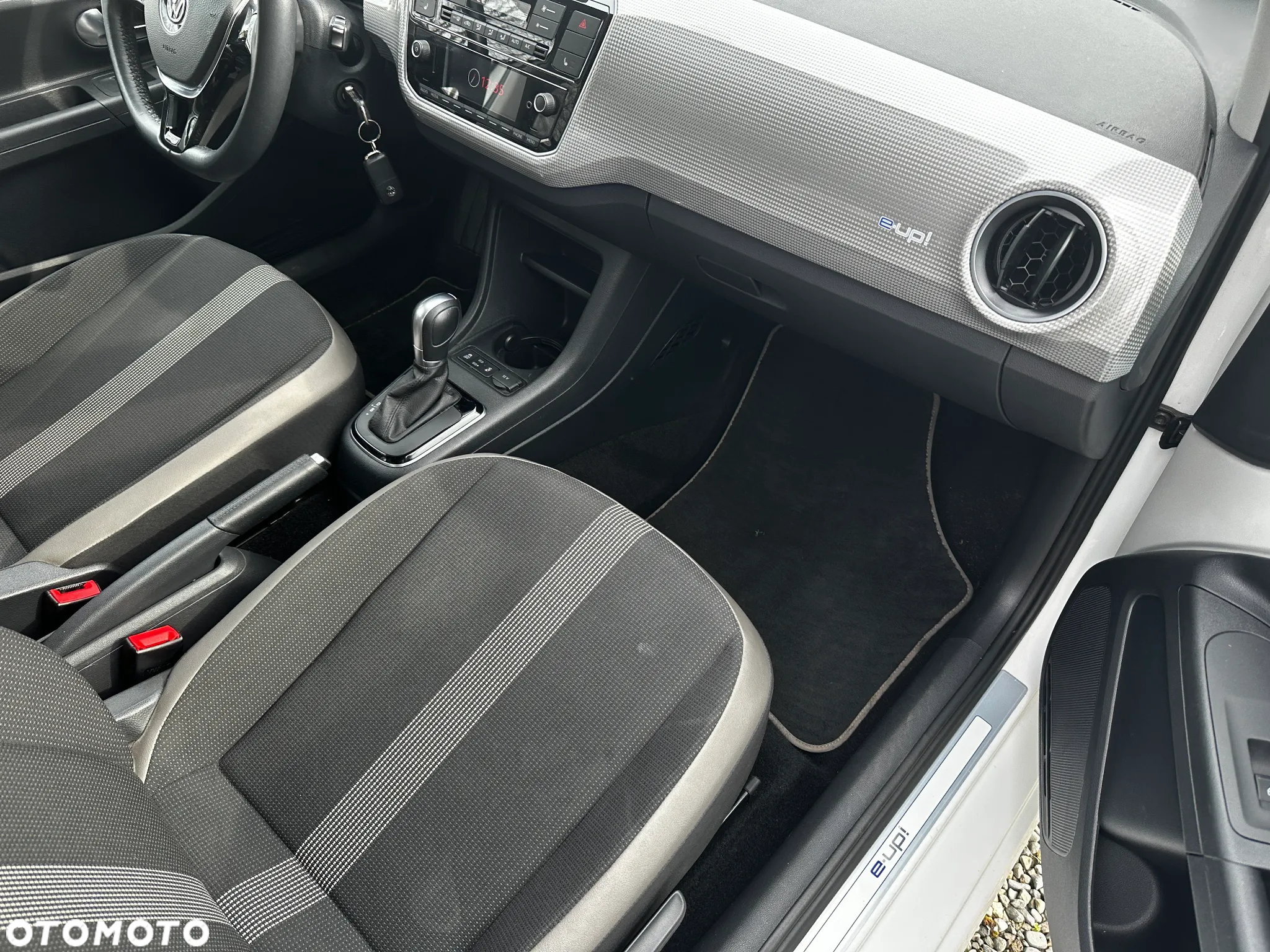 Volkswagen up! e-up - 24