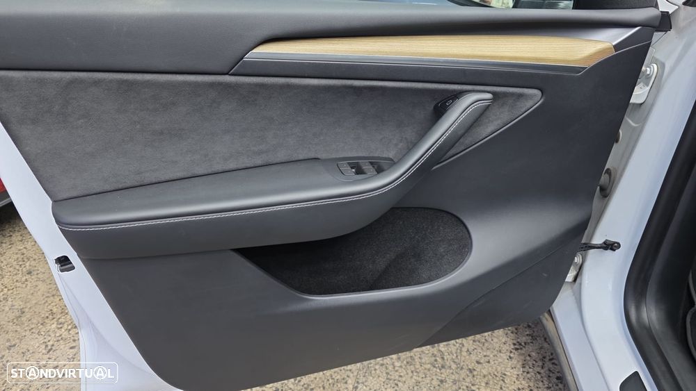 Tesla Model Y Standard - 15