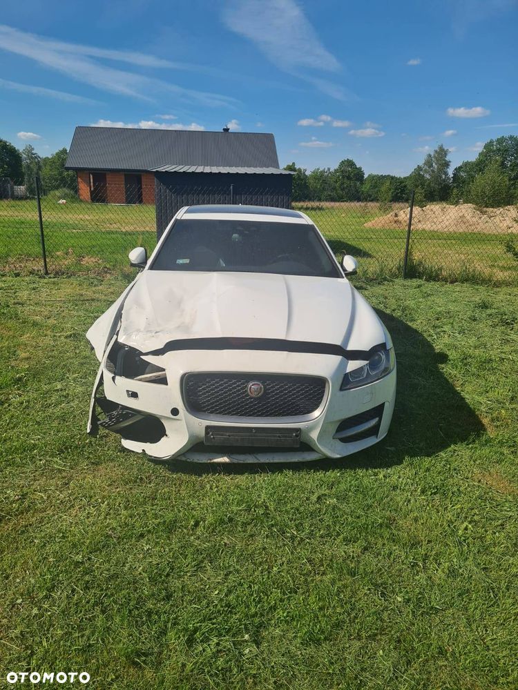 Jaguar XF 2.0 i4D AWD R-Sport - 8