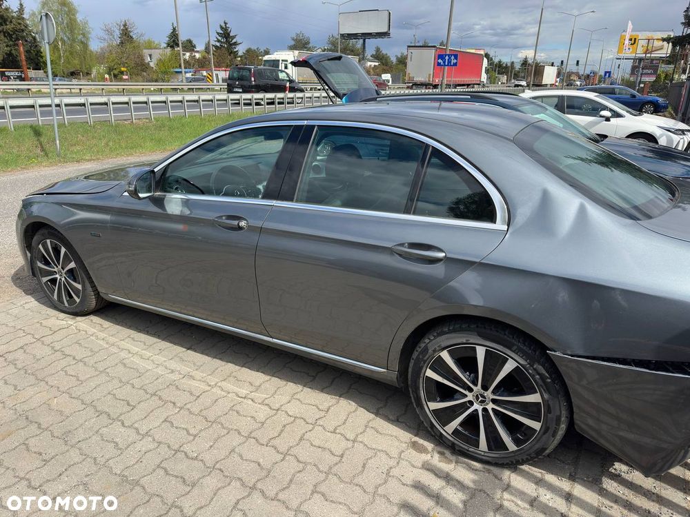 Mercedes-Benz Klasa E 300 de Business Edition - 6