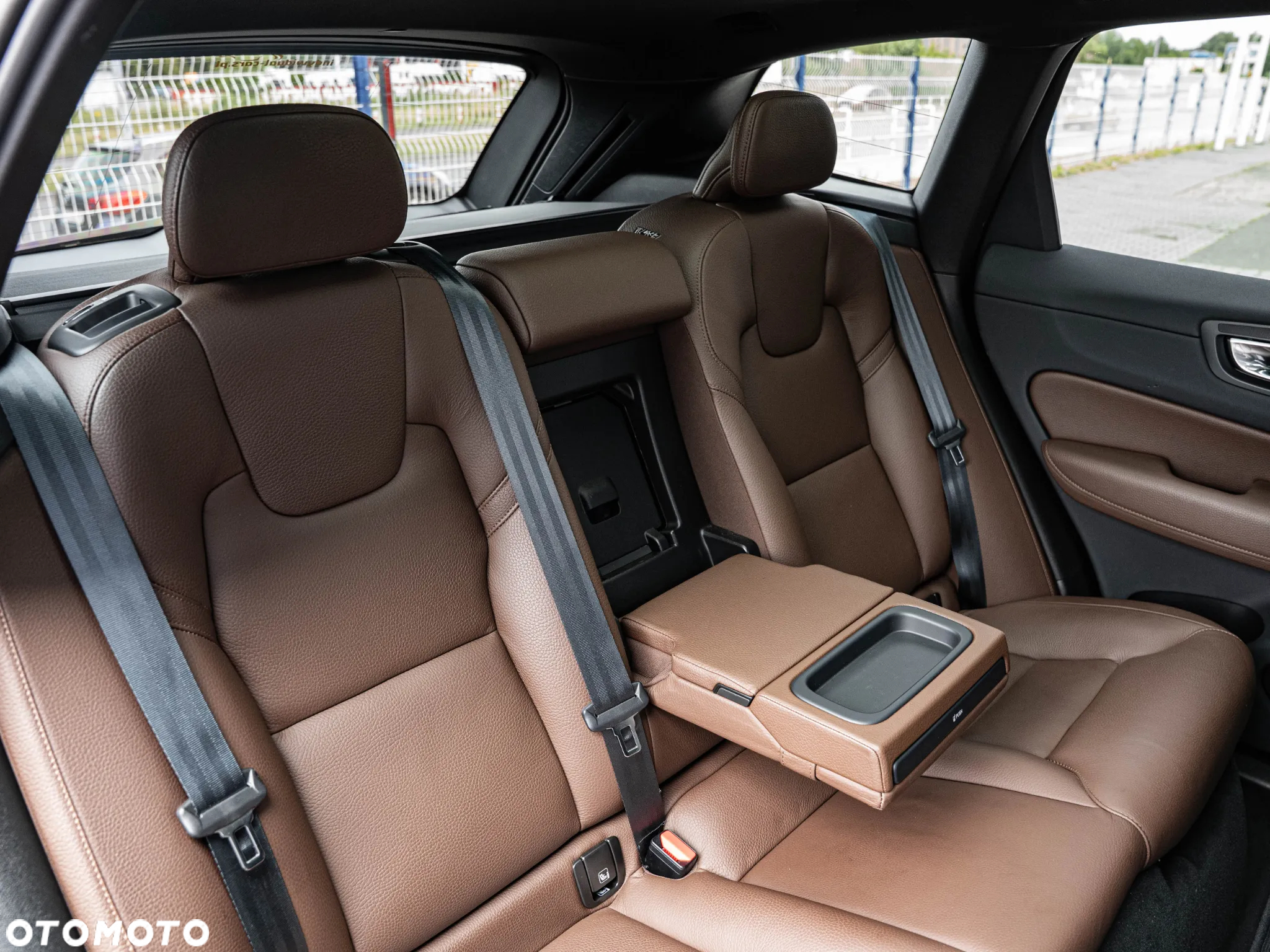 Volvo XC 60 T6 AWD Plug-In Hybrid Inscription - 26
