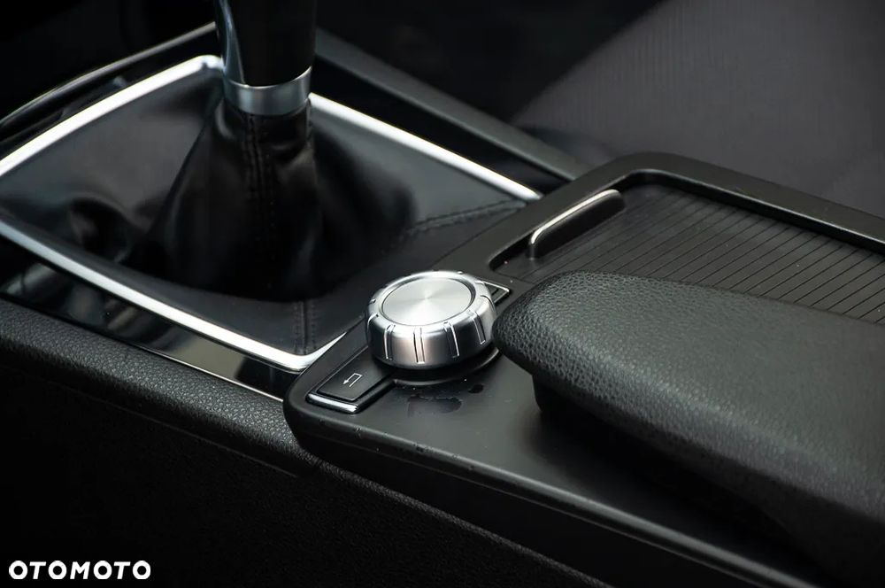 Mercedes-Benz Klasa C 180 BlueEFFICIENCY - 36