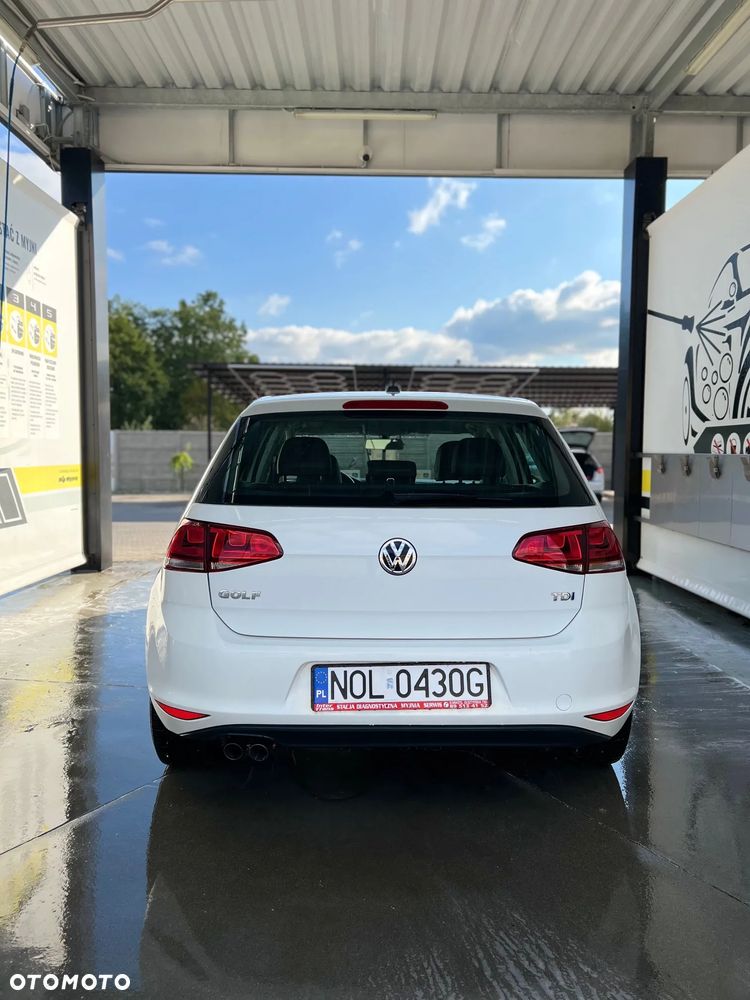 Volkswagen Golf - 2