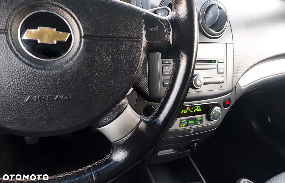 Chevrolet Aveo 1.4 16V LS - 26