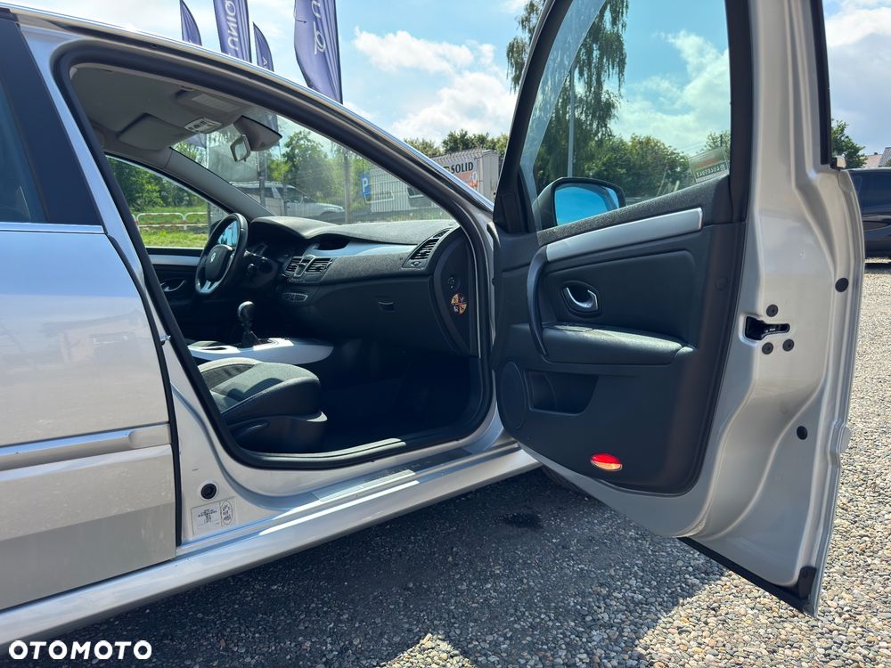 Renault Laguna dCi 110 FAP Expression - 28
