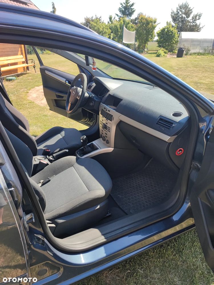 Opel Astra 1.6 Enjoy - 22