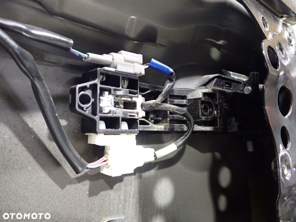 DRZWI PRAWY PRZÓD INFINITI M37X KOL:GAC - 33