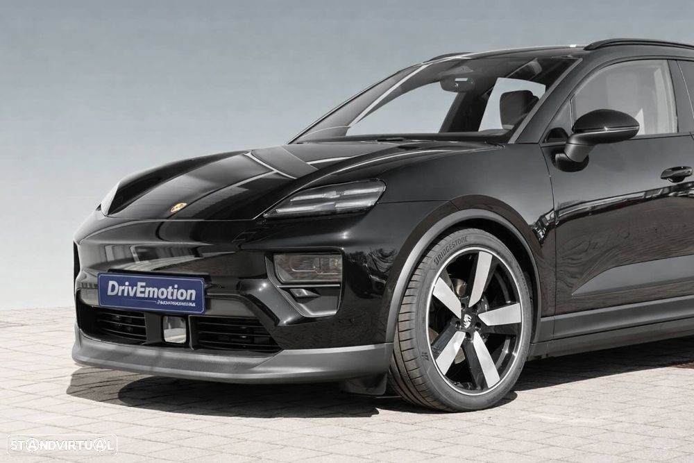Porsche Macan Electric 4 - 5