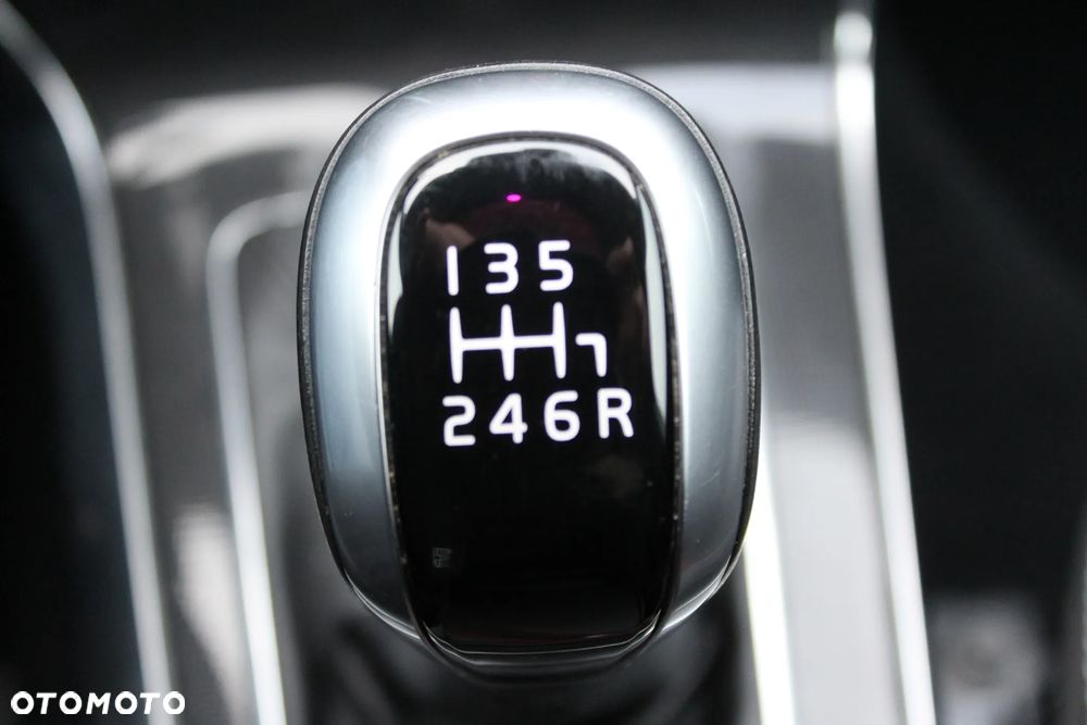 Volvo V40 D2 Momentum - 21