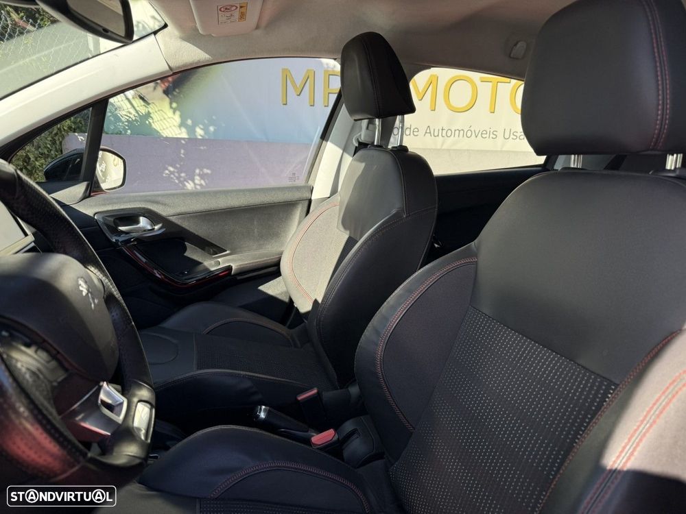 Peugeot 208 1.2 PureTech GT Line EAT6 - 14