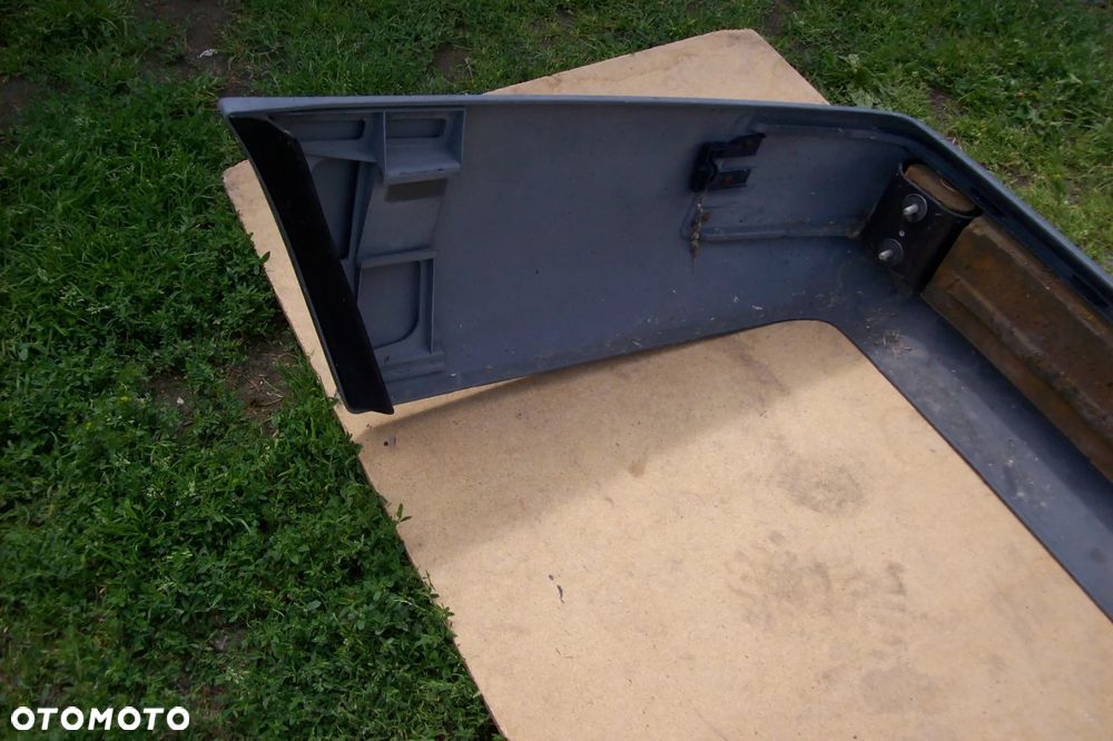 ZDERZAK TYLNY MERCEDES W124 SEDAN - 7