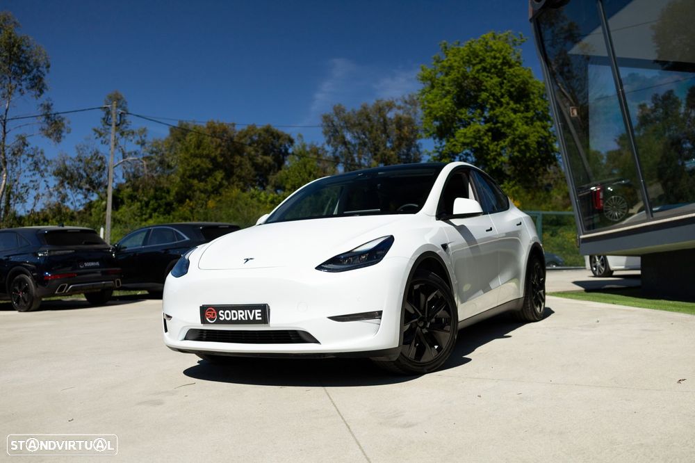 Tesla Model Y Long Range Dual Motor AWD - 9