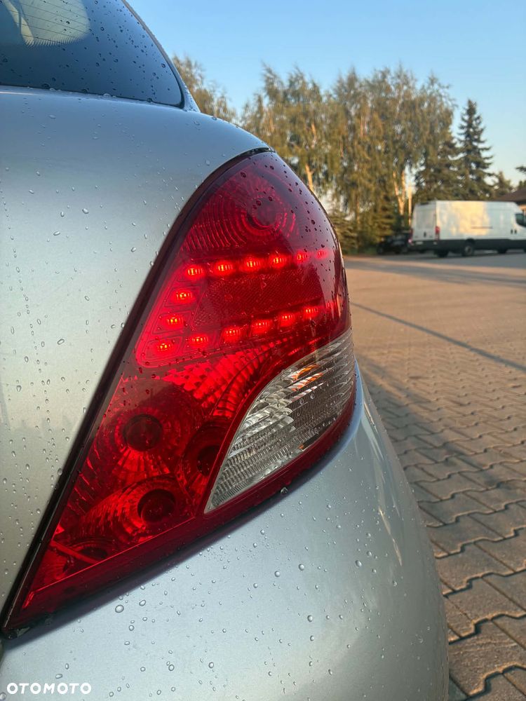 Peugeot 207 1.6 HDi - 15