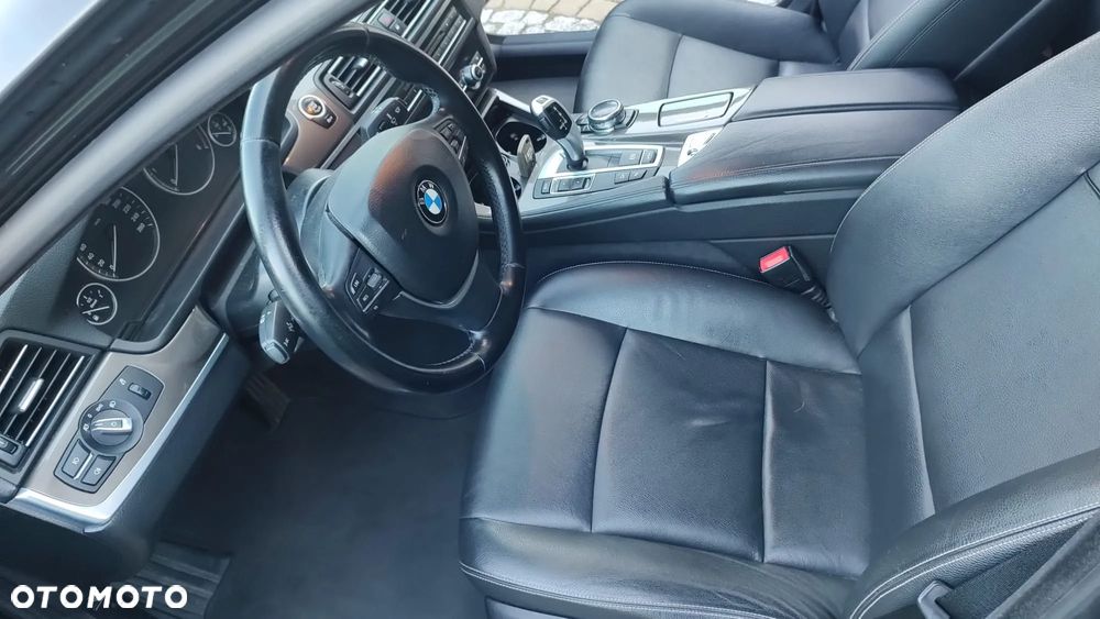 BMW Seria 5 520d xDrive Touring Modern Line - 19