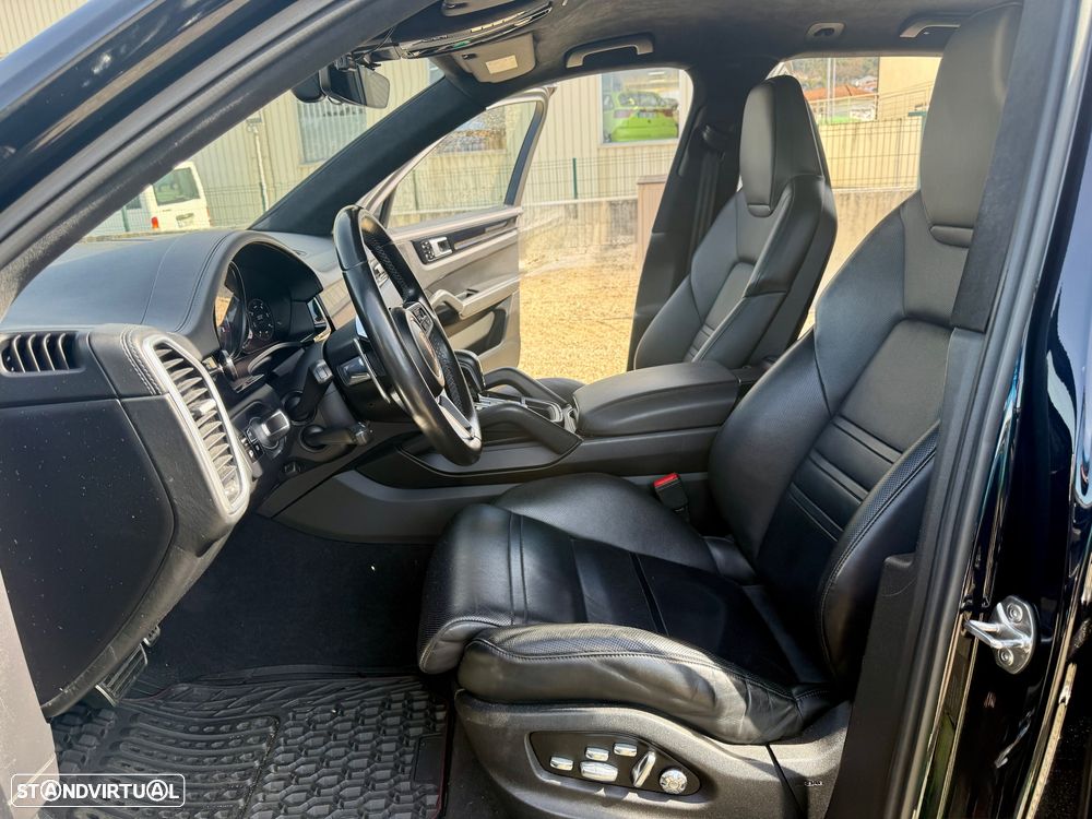 Porsche Cayenne S Tiptronic S Platinum Edition - 14