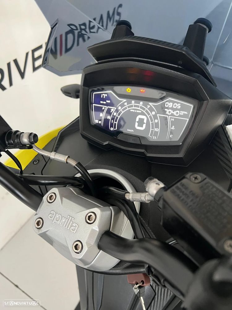 Aprilia SR GT 125 - 4