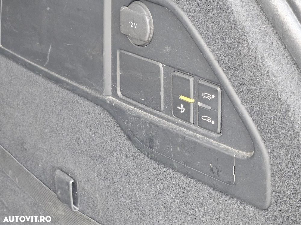 Volkswagen Touareg - 18