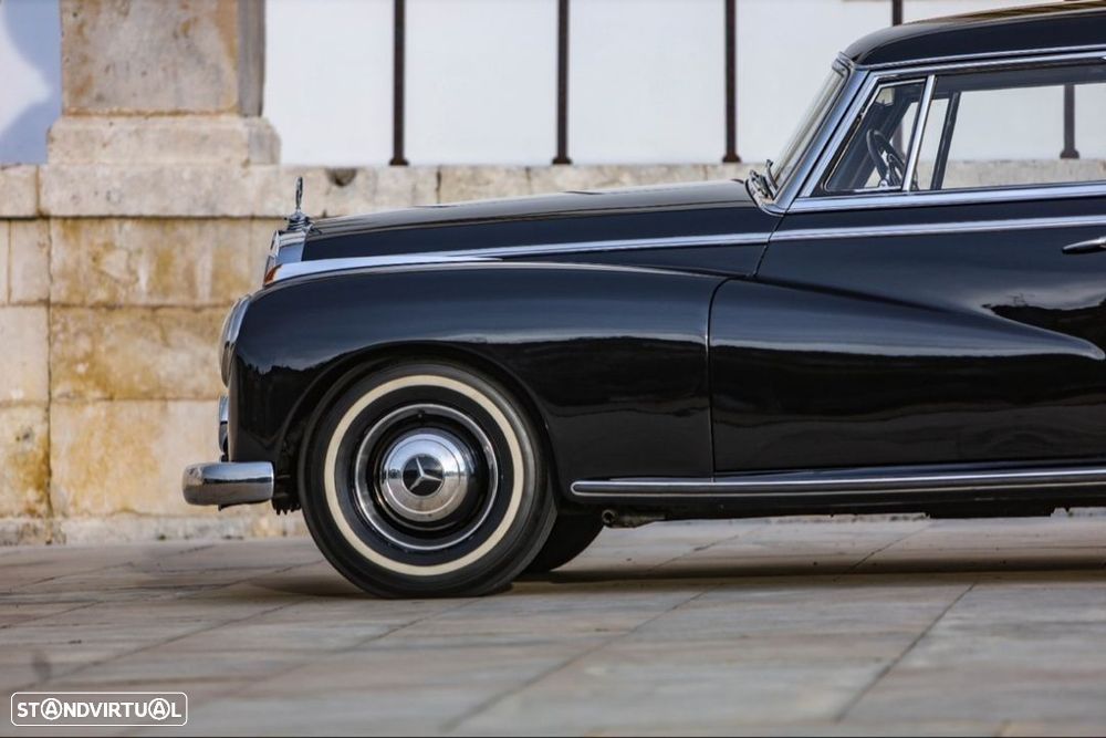 Mercedes-Benz 300 - 4