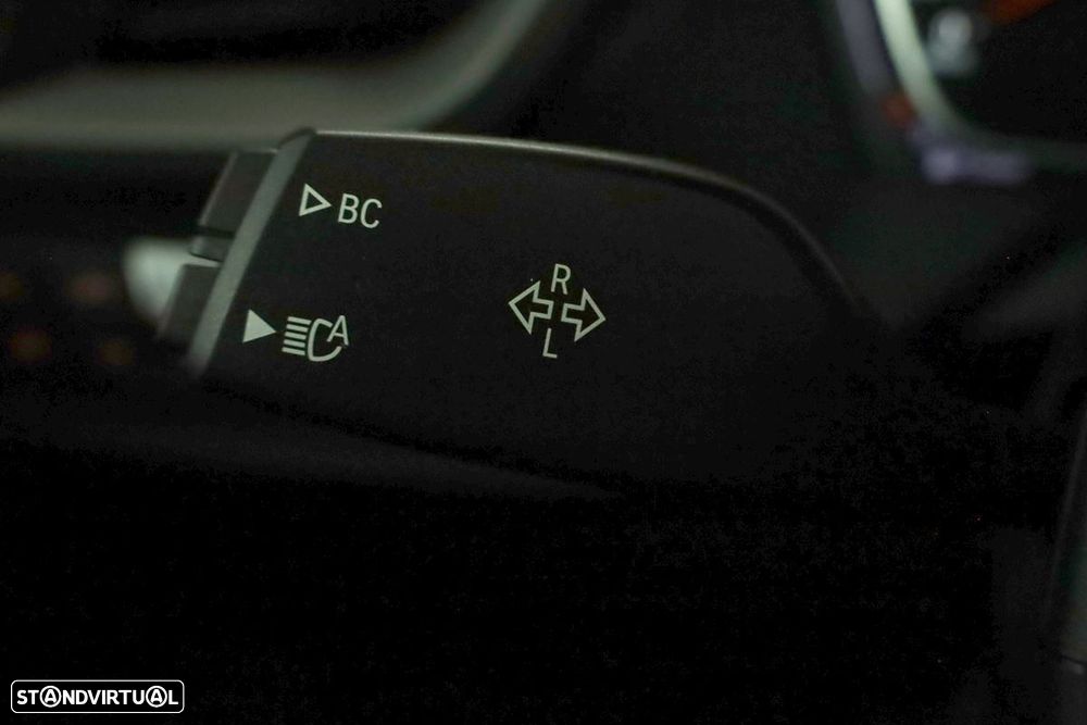 BMW 116 d Pack Desportivo M Auto - 17