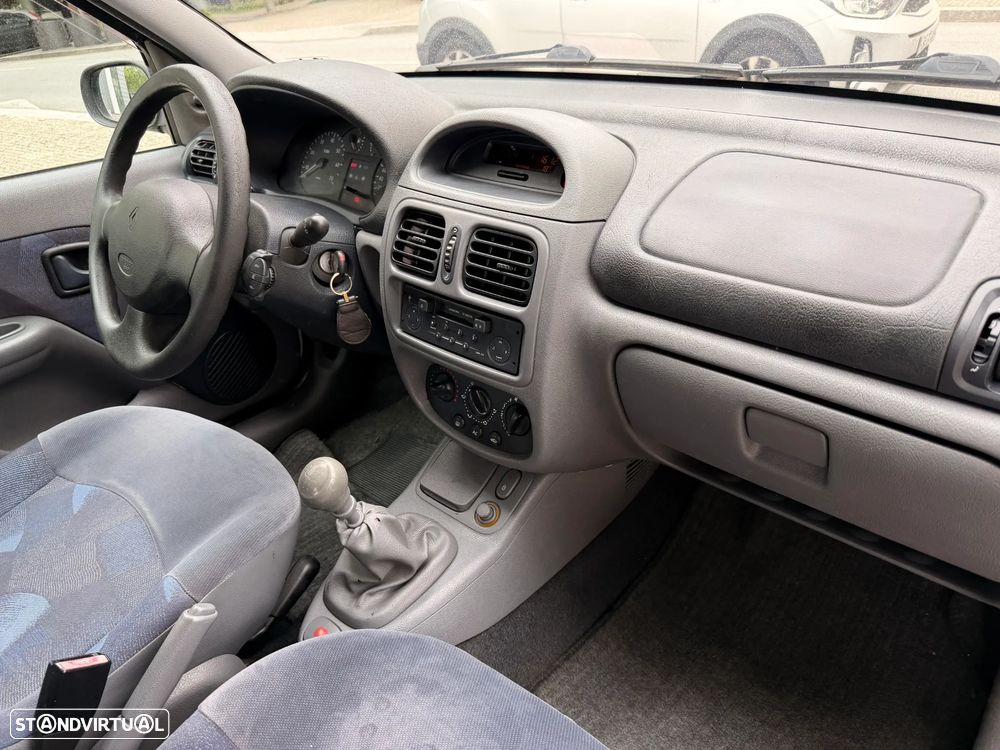 Renault Clio 1.2 16V Extreme - 17